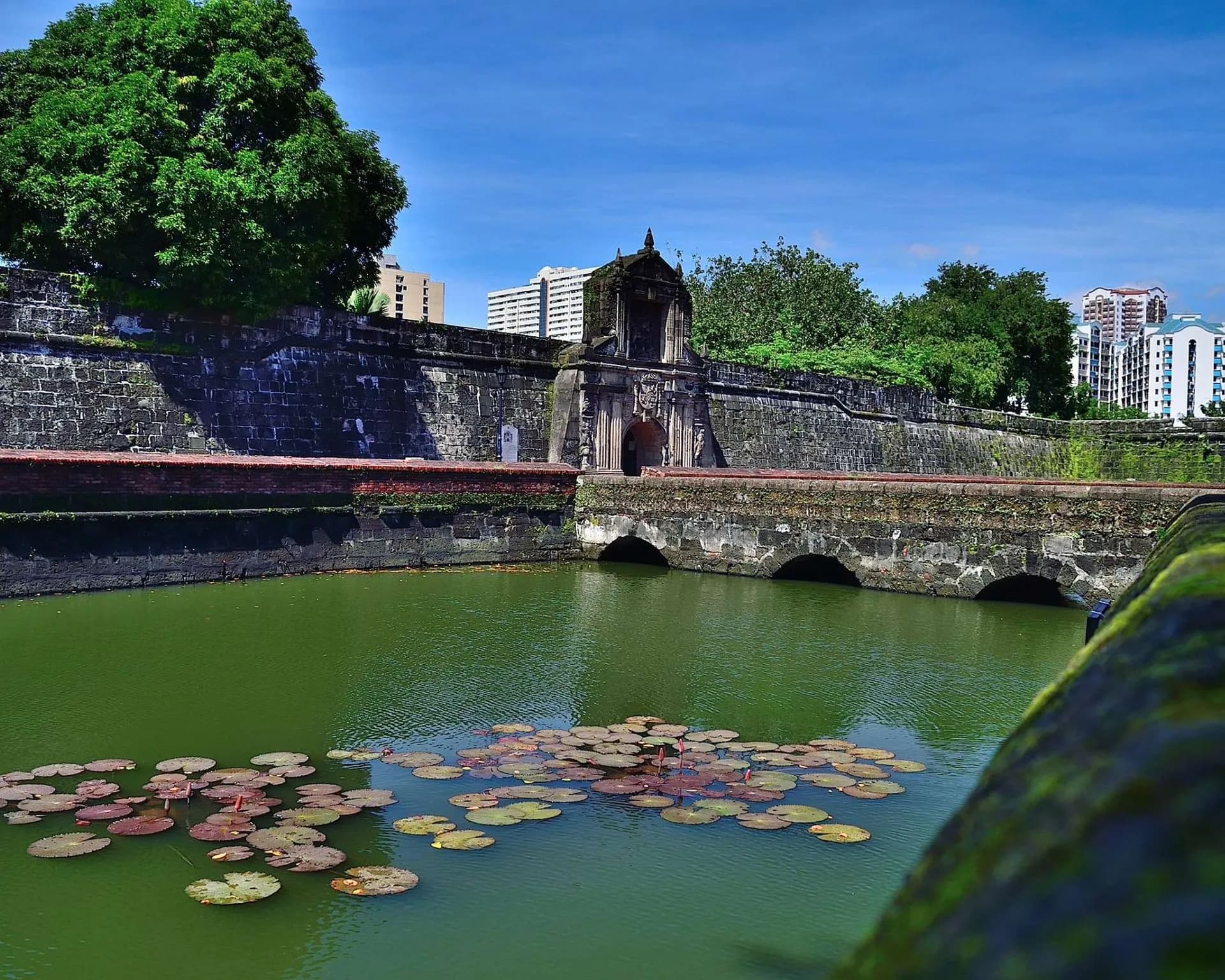 intramuros walled city